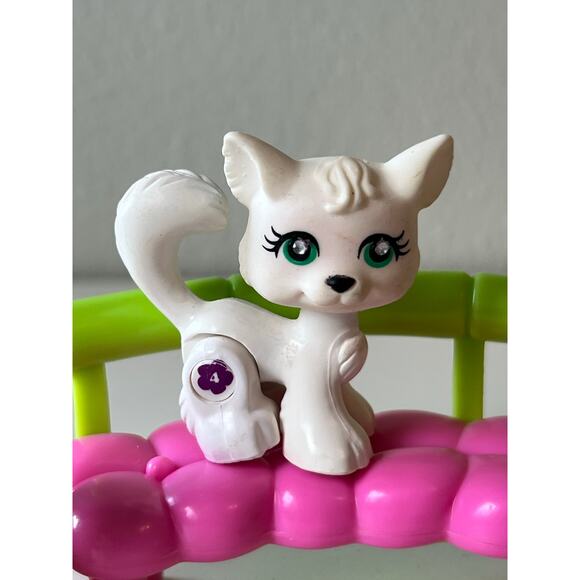 Polly Pocket Sparklin' Pets Kittens and Puppy Toy Mattel 2008 - Picture 2 of 12